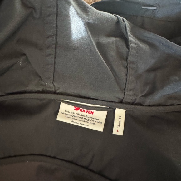 Fjallraven Women's Charcoal Utility Jacket - Picture 3 of 3
